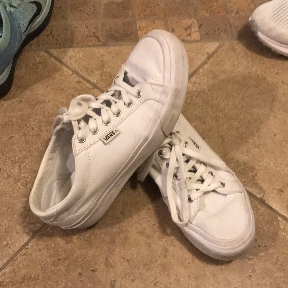Women’s vans size 6